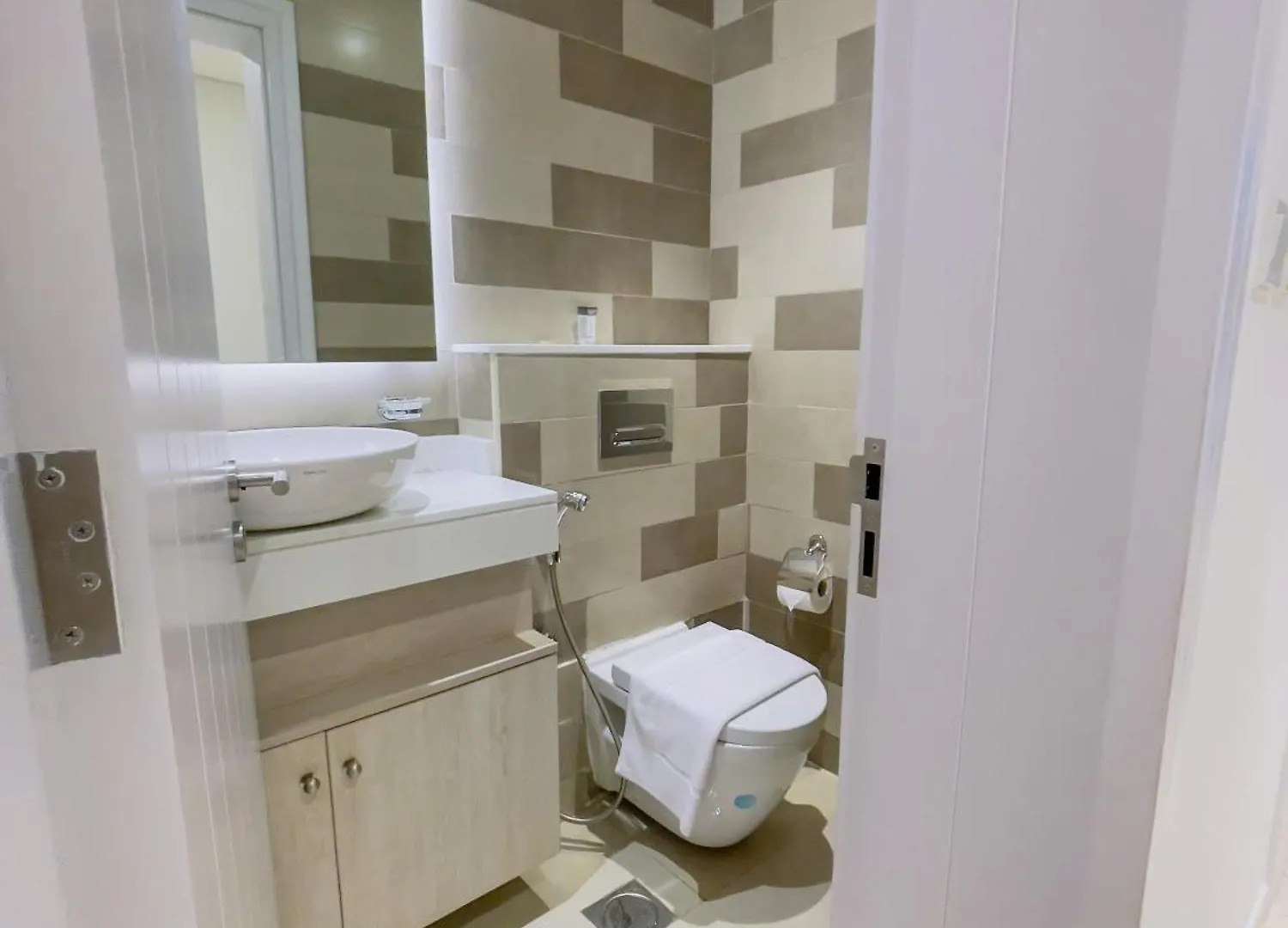 Vserve Comfy & Relaxing 1 Bdr Retreat At The Palm Dubai Apartment