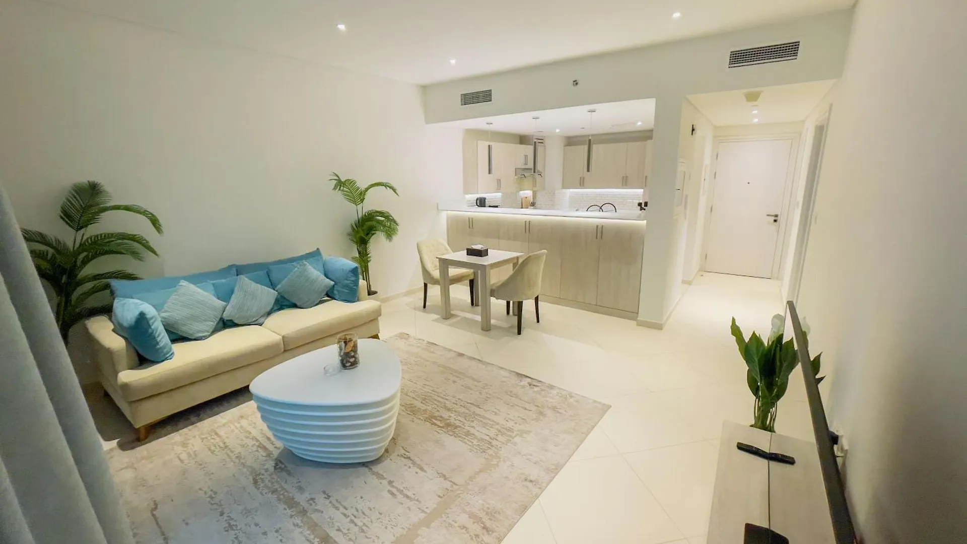 Vserve Comfy & Relaxing 1 Bdr Retreat At The Palm Dubai Apartment
