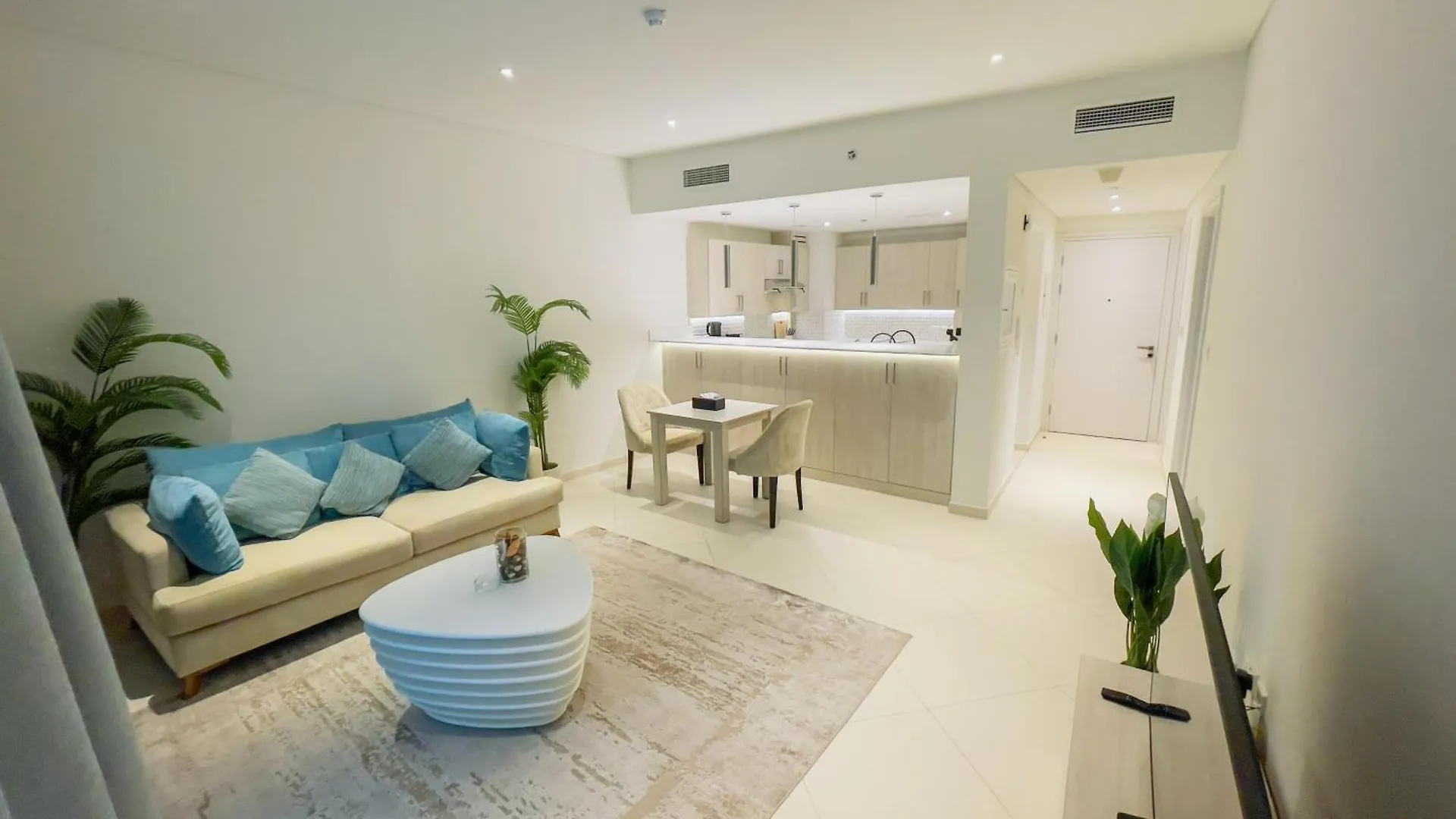 Vserve Comfy & Relaxing 1 Bdr Retreat At The Palm Dubai